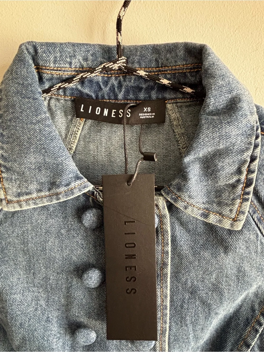 Lioness  - form jacket